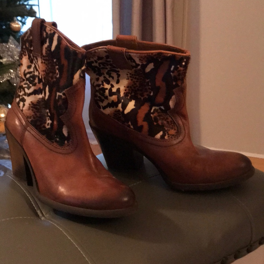 Ankle boots